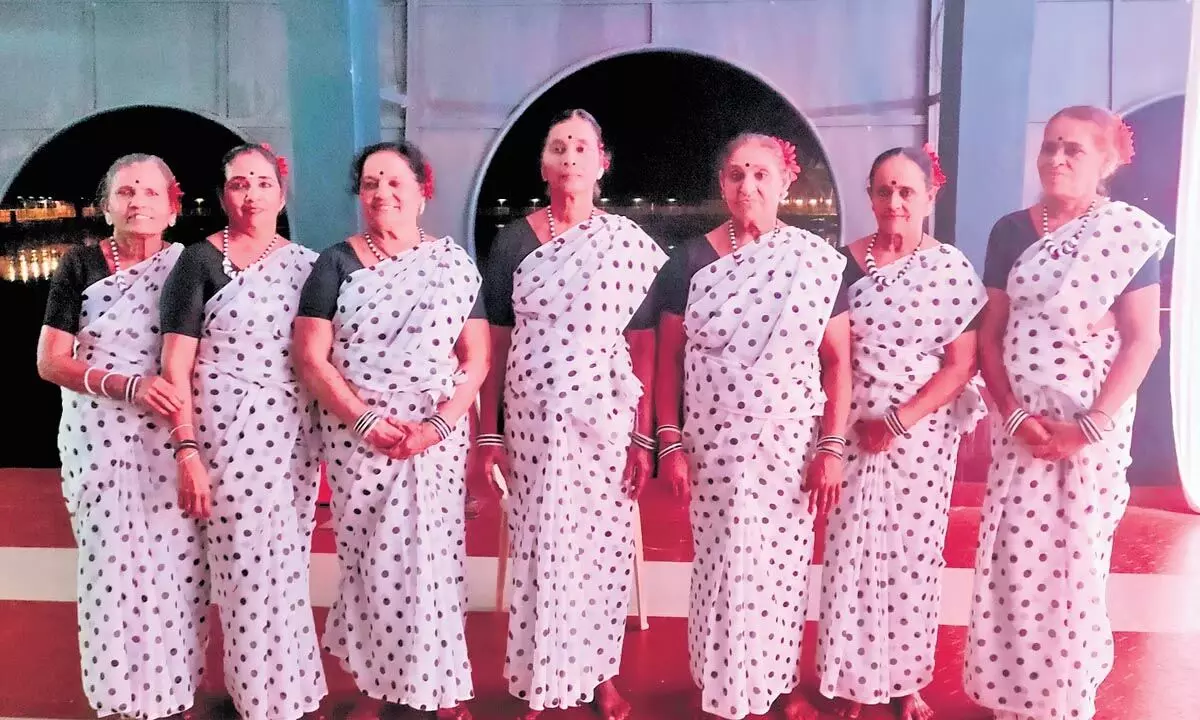 Kerala News: एज़होम की बुजुर्ग महिलाओं के सपनों को उड़ान मिली