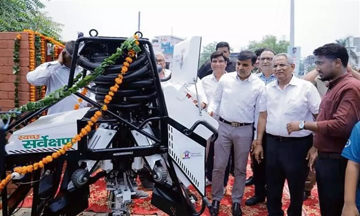 HARYANA NEWS: पानीपत में मैनहोल की सफाई रोबोट से होगी