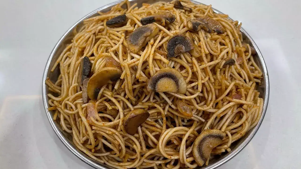 Mushroom Noodles ,स्वाद ऐसा भूल जाएंगे रेस्टोरेंट का टेस्ट