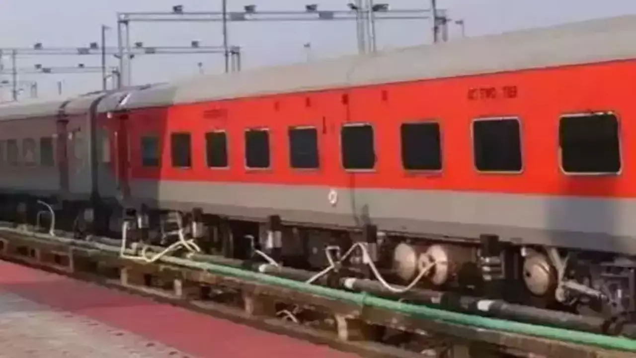 Rewari: बरेली-भुज एक्सप्रेस ट्रेन में लगाएंगे जायेंगे नए डिब्बे