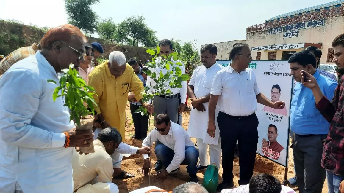 Jaipur : जिला प्रभारी मंत्री ने खेल संकुल में एक पेड़ माँ के नाम अभियान