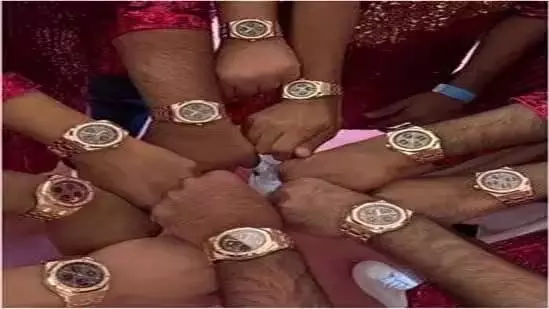 Anant Ambani ने VIP मेहमानों को दी 2 करोड़ की घड़ियां