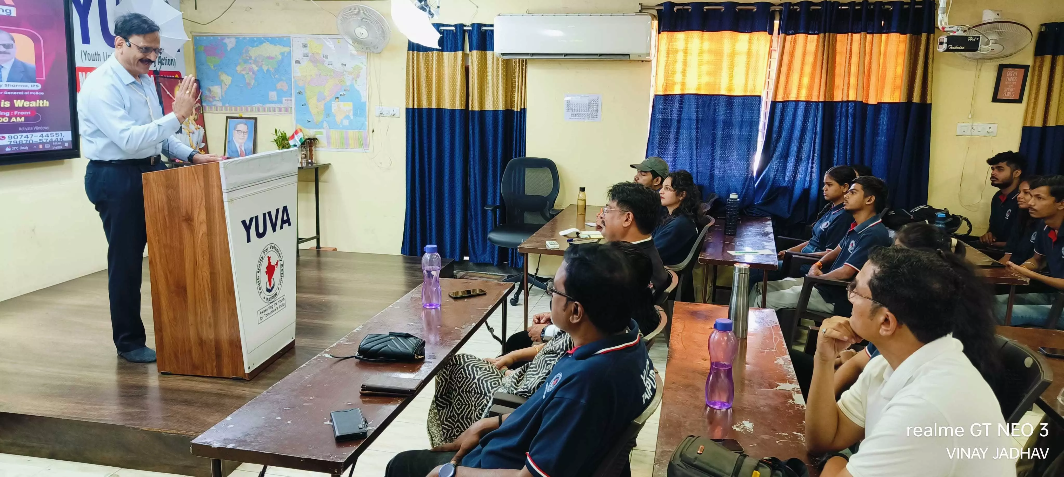 Raipur: संस्था युवा में प्रतियोगी परीक्षाओं की तैयारी कर रहे छात्रों के लिए हुआ सेमिनार