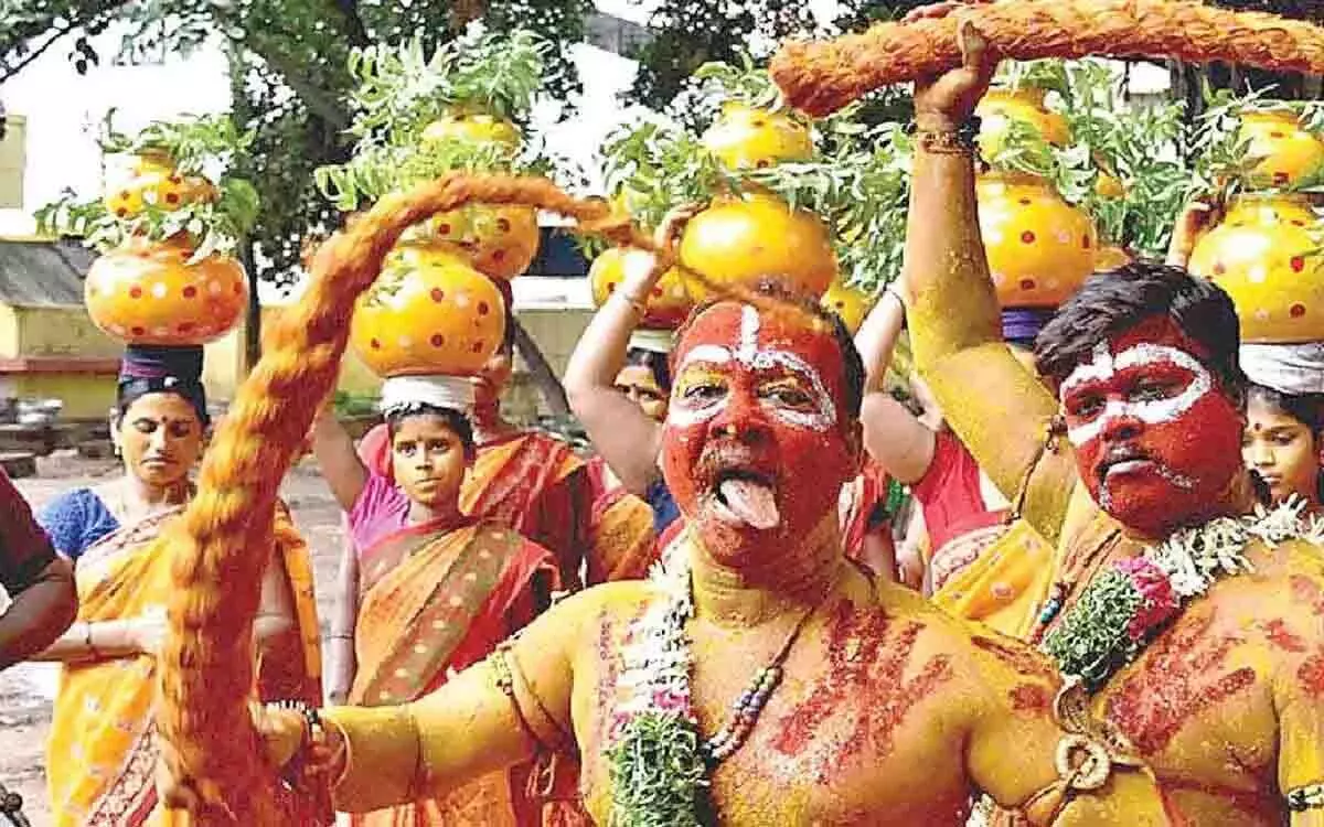 Telangana News: बोनालू को भव्य तरीके से मनाया जाएगा