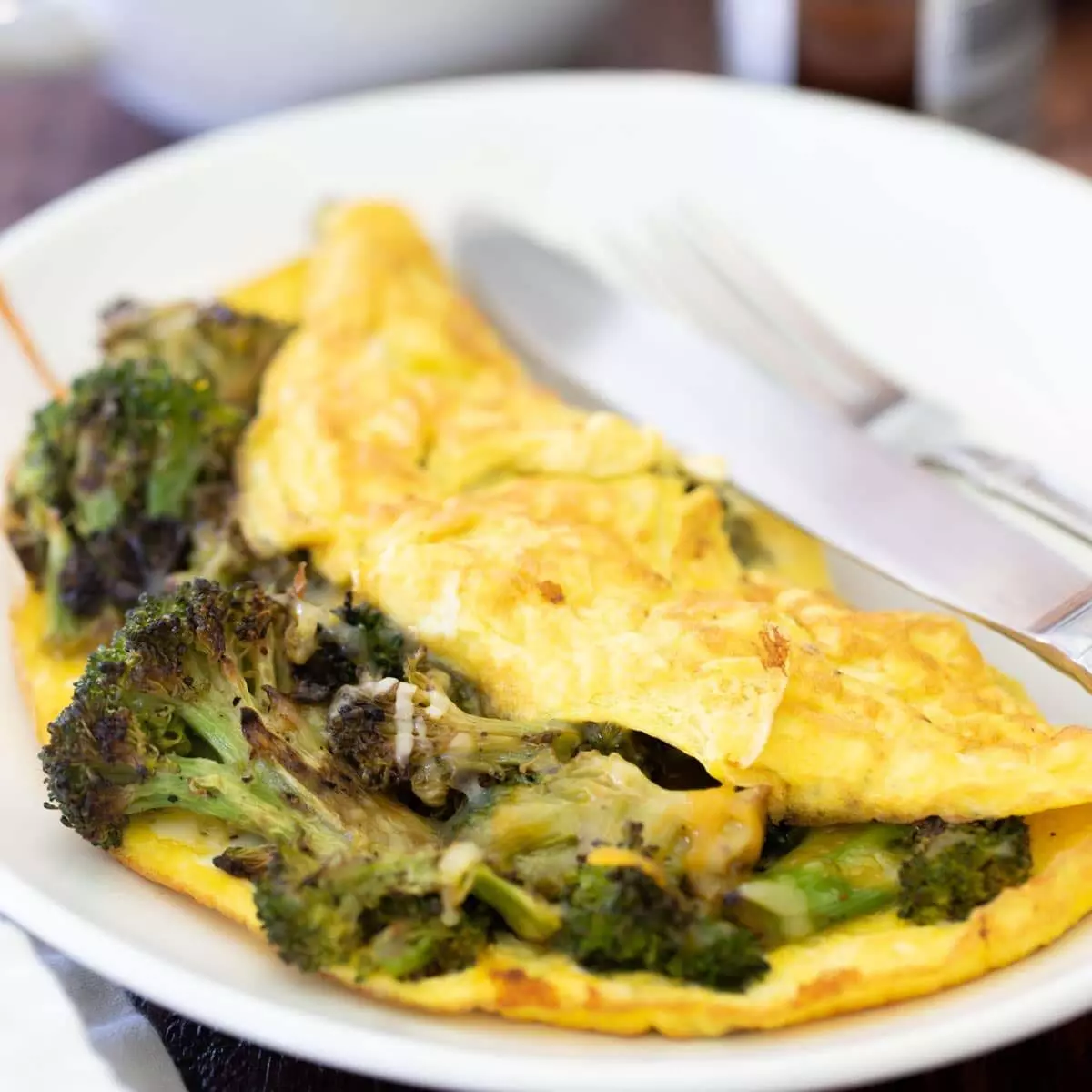 Broccoli Omelette Recipe: सुबह की शुरुआत करें ब्रोकली के हेल्दी ऑमलेट से