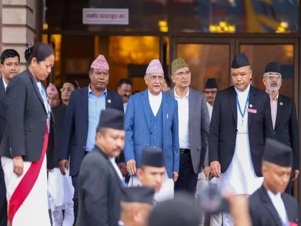PM मोदी ने नेपाली प्रधानमंत्री को तीसरी बार जीत पर बधाई दी
