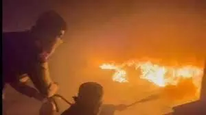 Fire: कपड़े के वेयरहाउस में लगी भीषण आग