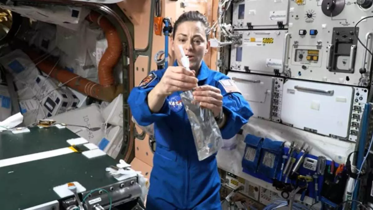 Space Station पर पसीने से पानी बनता