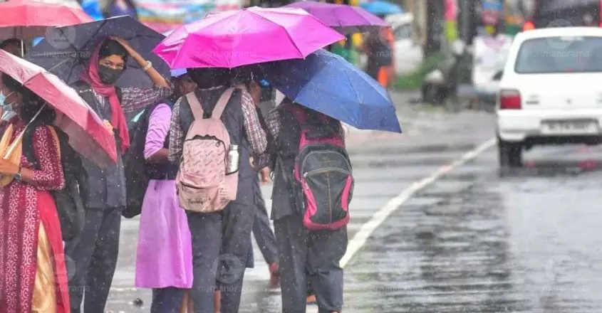 KERALA : भारी बारिश कल 6 जिलों में स्कूलों की छुट्टी