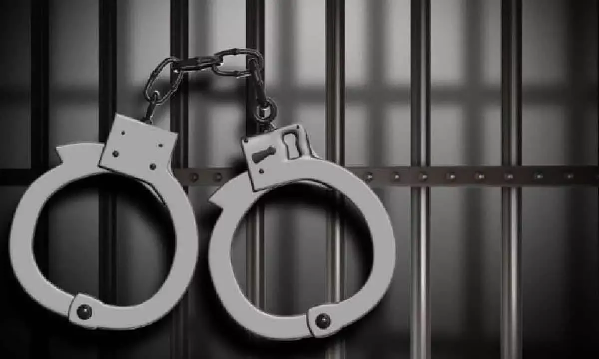 Hyderabad: अवैध प्रवेश और चोरी के आरोप में आठ लोग गिरफ्तार