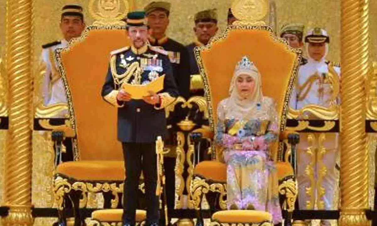 Brunei में 78वें शाही जन्मदिन के उपलक्ष्य में भव्य परेड का आयोजन
