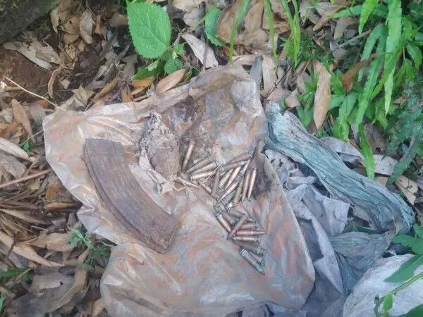 Police ने रियासी में जंग लगे हथियार और गोला-बारूद बरामद किया