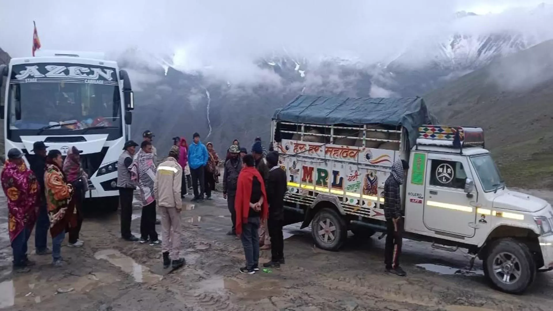 Himachal: कुंजुम दर्रे के पास फंसे 44 पर्यटकों को बचाया गया