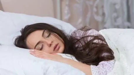 Vastu Tips: इस दिशा में पैर करके न सोये हो सकता है मानसिक तनाव