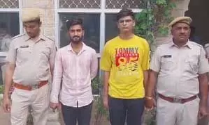 अजमेर पुलिस ने दो साइबर ठगों को दबोचा, 19 लाख रुपए कैश व 12 मोबाइल बरामद