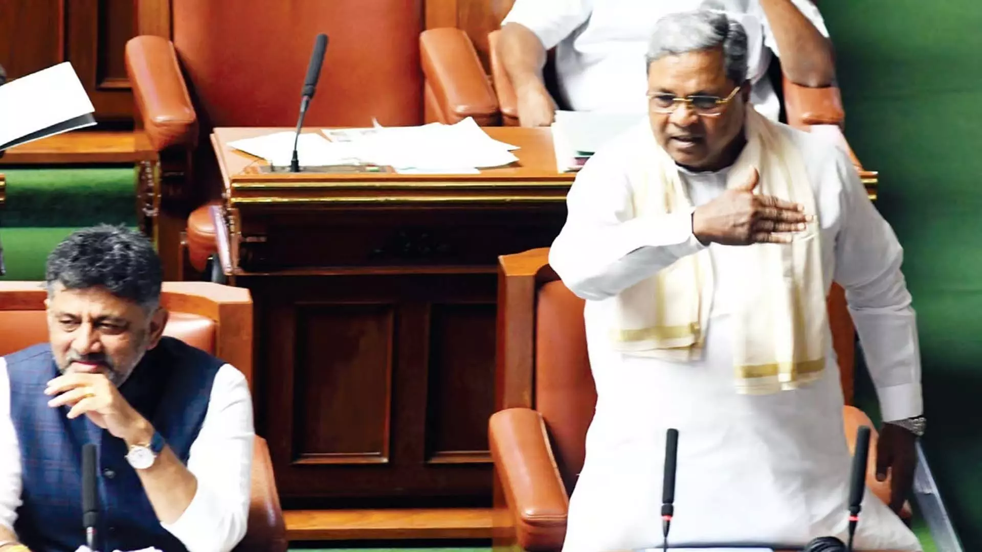 Karnataka: मानसून सत्र की हंगामेदार शुरुआत