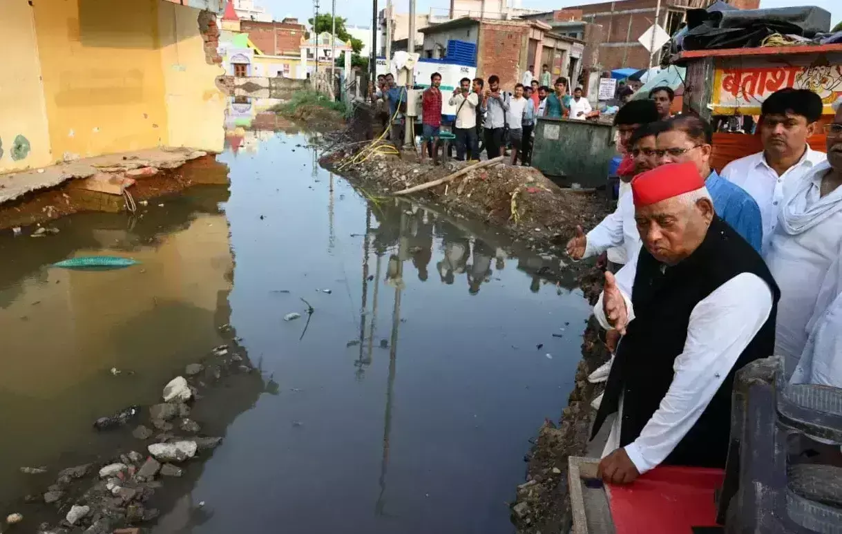 Faizabad: सपा सांसद ने सहादतगंज से अयोध्या तक रामपथ का निरीक्षण किया