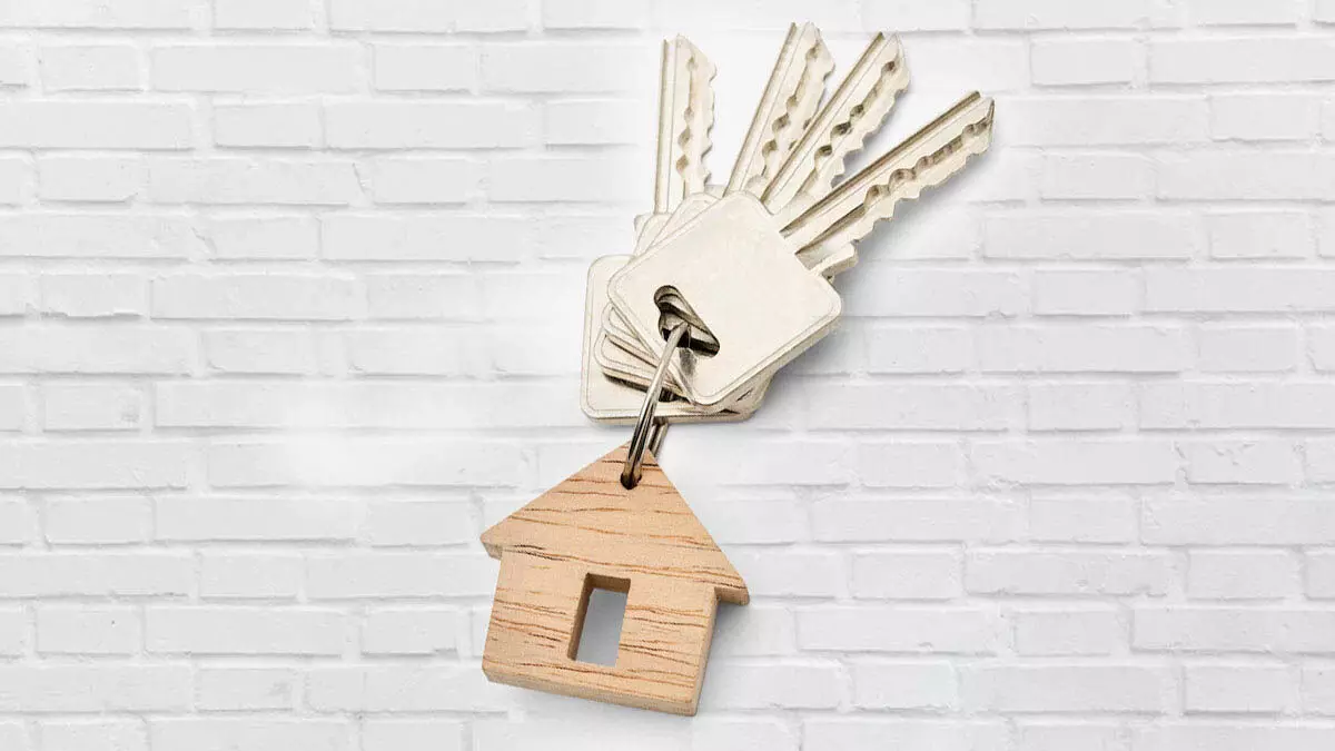 Vastu Tips: घर में कहीं भी न रखें चाबियां, होती है धनहानि