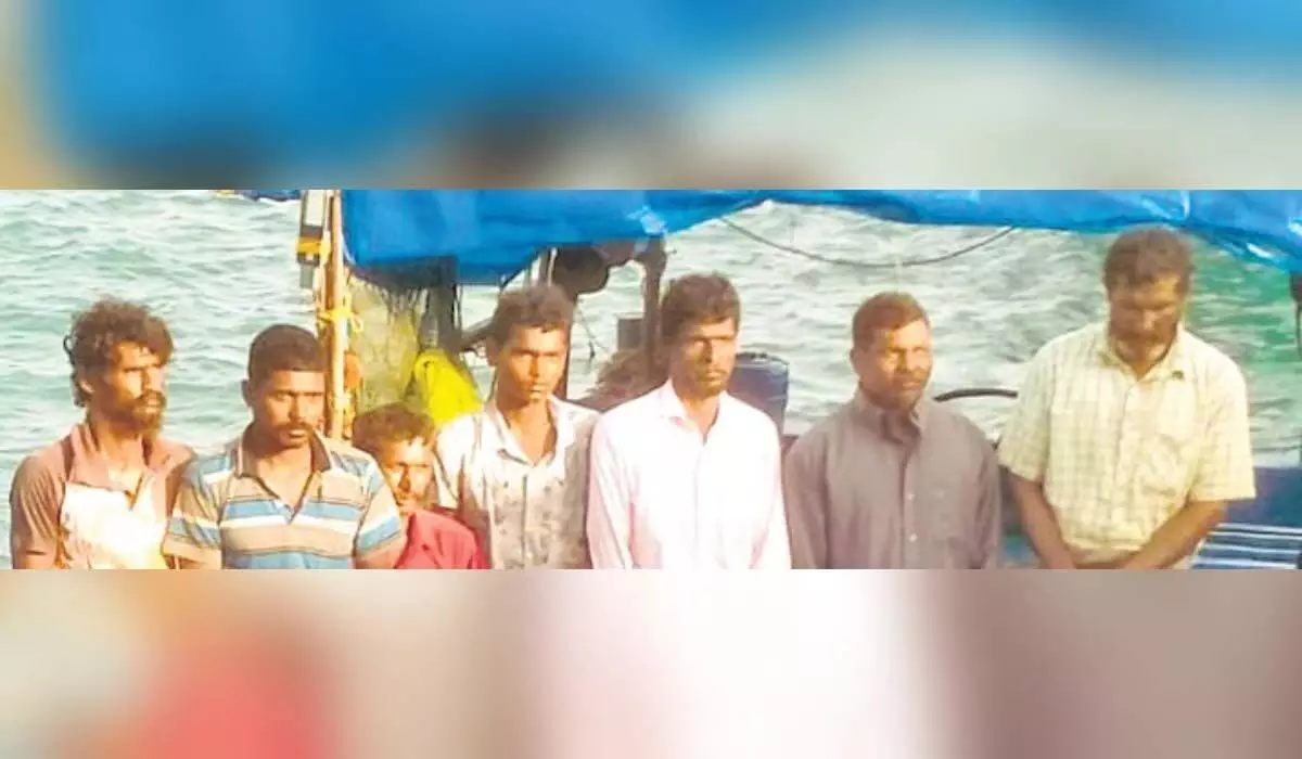 Tamil Nadu : श्रीलंका की अदालत ने 25 भारतीय मछुआरों की हिरासत 29 जुलाई तक बढ़ाई