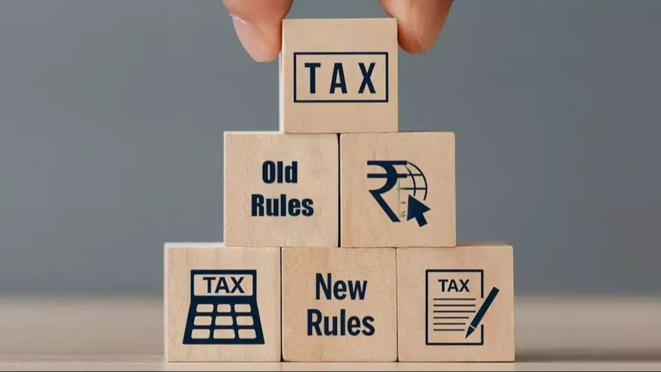 Income Tax Rates: आयकर स्लैब  पुरानी कर व्यवस्था नई कर व्यवस्था