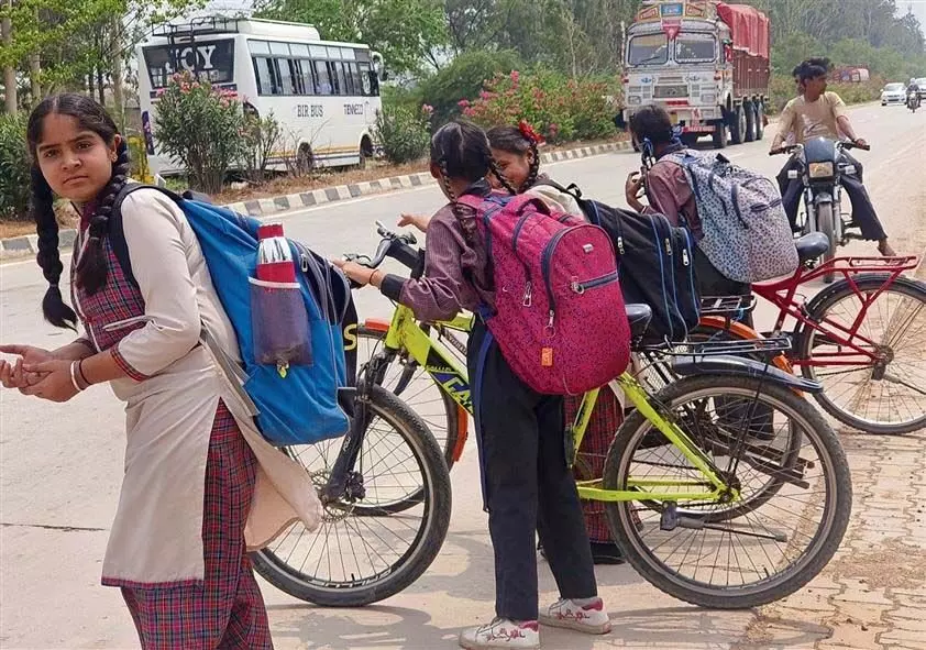 Punjab : गणित कोई समस्या नहीं, राजपुरा के स्कूली बच्चों के लिए हाईवे पार करना मुश्किल