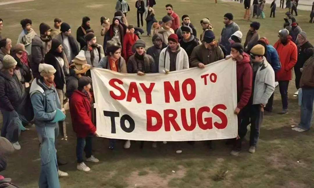 Warangal: नशीली दवाओं के खतरे के खिलाफ आबकारी अधिकारी की पहल