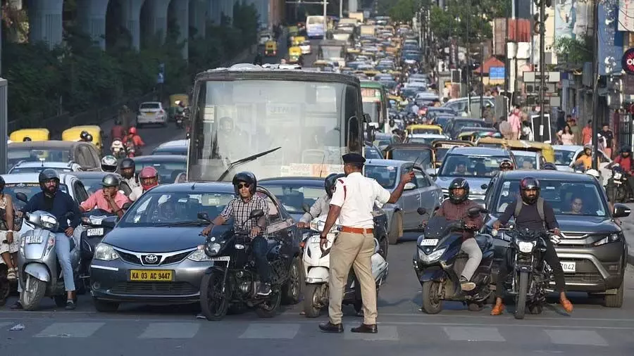 Bengaluru: दुर्घटनाओं को कम करने के लिए, अनुशासन अभियान शुरू किया