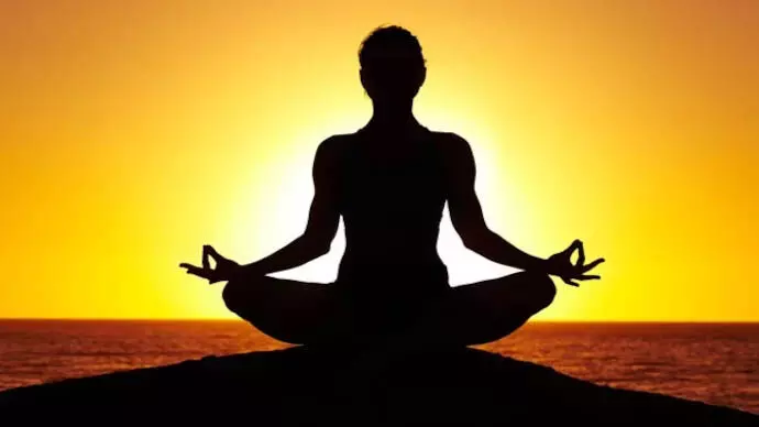 Yoga आसन शरीर में रक्त संचार बेहतर बनाकर बंद नसों को खोलते