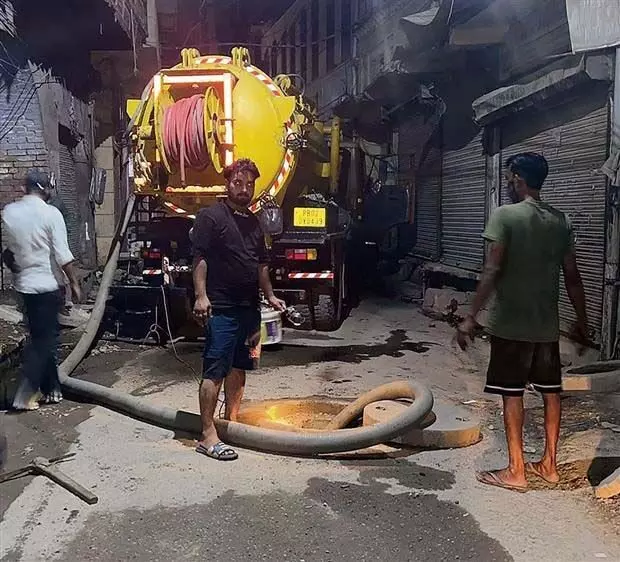 जलभराव रोकने के लिए लोग और मशीनें काम पर: Amritsar नगर निगम आयुक्त