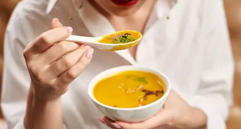 Soup: मानसून में इम्युनिटी बढ़ाने वाला एक ऐसा व्यंजन जो आपको हैरान कर देगा