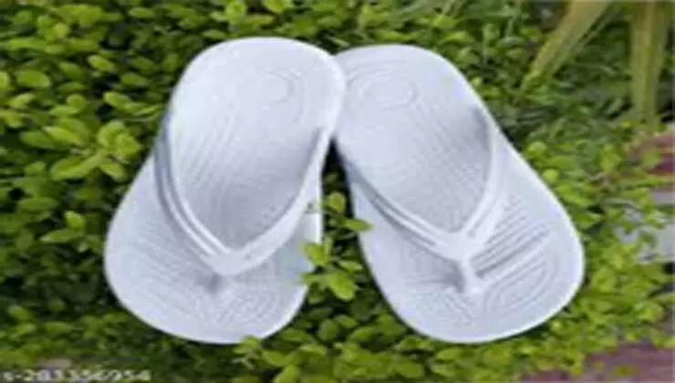 Bathroom slippers: कुवैत स्टोर के ₹ 1 लाख के सैंडल पर इंटरनेट की प्रतिक्रिया