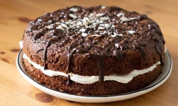 Recipe: घर में बनाये स्वादिष्ट चॉकलेट केक, जाने रेसिपी