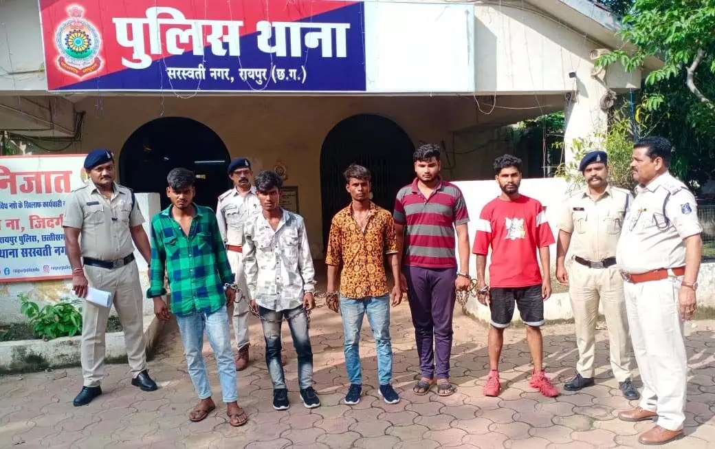 Raipur Breaking: 150 चाकूबाजो की पुलिस ने ली परेड