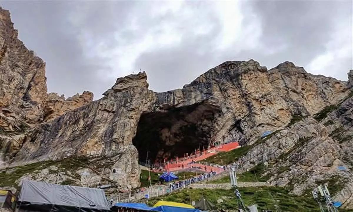J & K: अमरनाथ गुफा मंदिर तक ‘छड़ी मुबारक’ यात्रा का कार्यक्रम घोषित