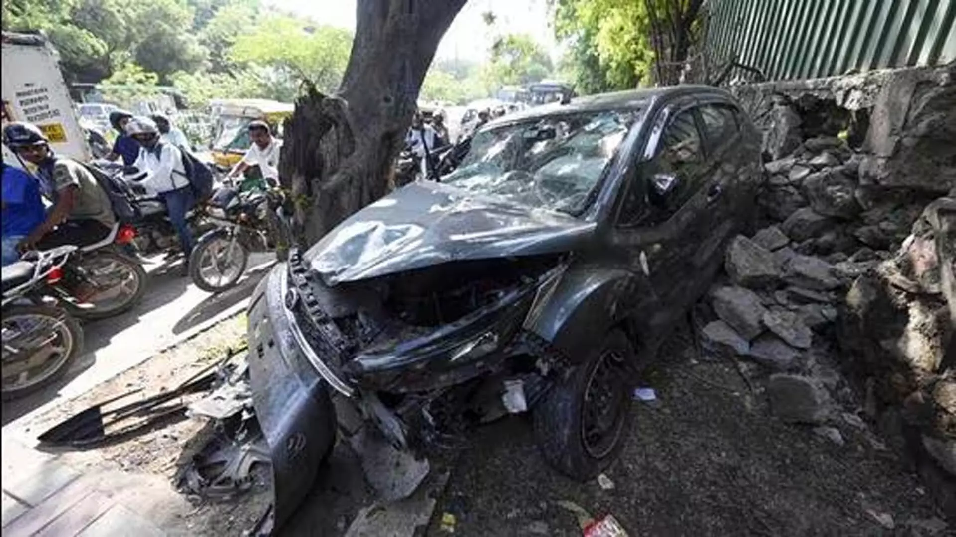 Accident: दिल्ली में एमबी रोड दुर्घटना में 2 की मौत, 1 घायल