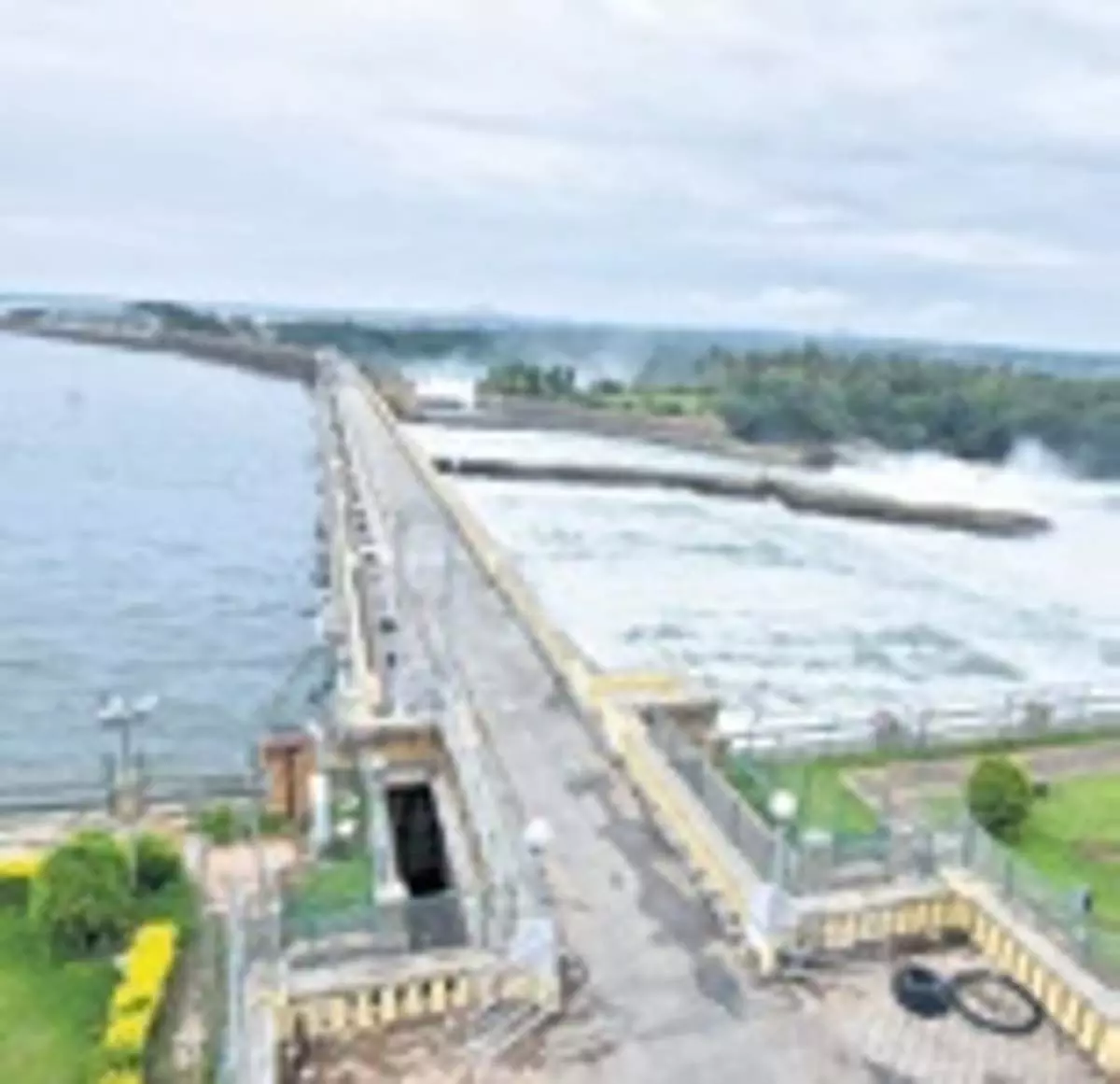 Karnataka : कावेरी बांध से तमिलनाडु में प्रतिदिन 1.5 tmcft पानी बह रहा है, डी.के. शिवकुमार ने कहा, टी.एन. ने कर्नाटक की आलोचना की