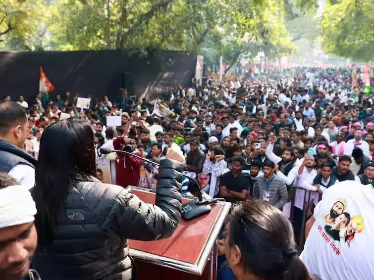 Telangana: बेरोजगार युवाओं ने नई दिल्ली के जंतर-मंतर पर विरोध प्रदर्शन किया