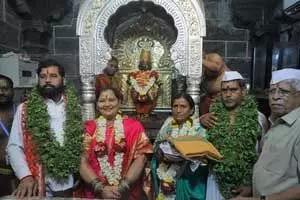 आषाढ़ी एकादशी पर महाराष्ट्र के सीएम शिंदे ने परिवार संग की पूजा-अर्चना