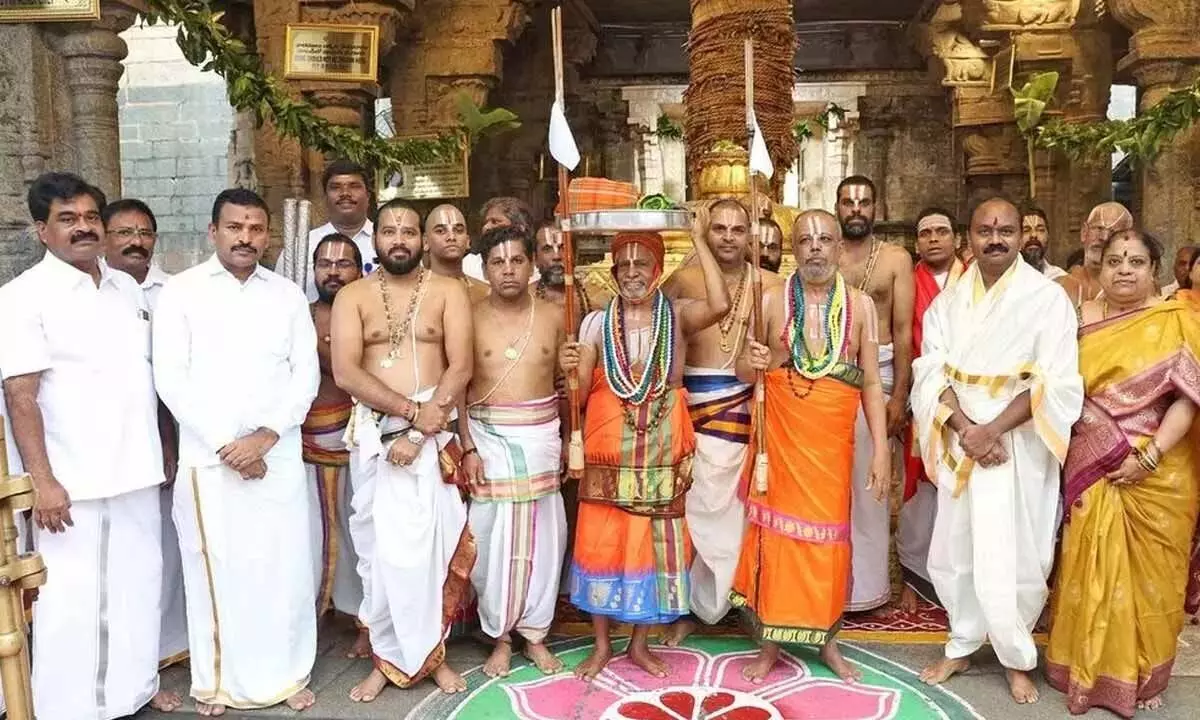 Andhra Pradesh: धार्मिक उत्साह अनिवारा अस्थानम का प्रतीक