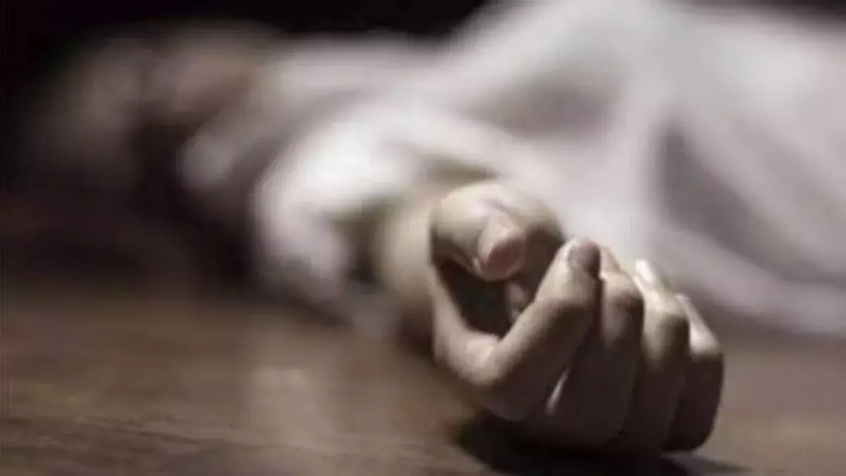 Bihar :  पिता और दो बेटियों की चाकू मारकर हत्या, मां की हालत गंभीर