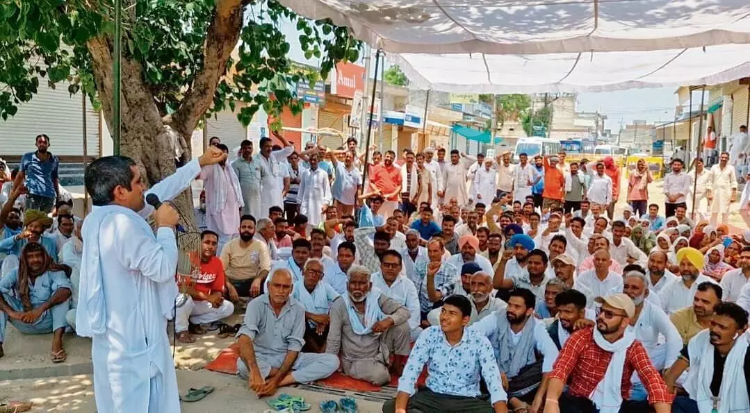 Haryana : डबवाली निवासियों ने की नशा तस्करों के खिलाफ कार्रवाई