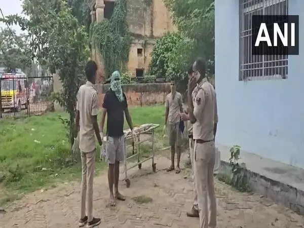 Bihar: प्रेमी ने दो नाबालिग लड़कियों और उनके पिता की चाकू घोंपकर हत्या की