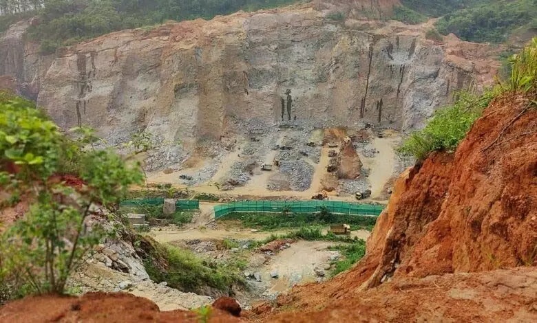 Meghalaya : वहनियांगलंग जलाशय के ऊपर अवैध पत्थर खदान बंद