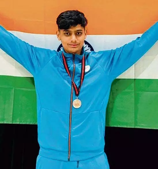 Chandigarh: तलवारबाज मोहित भट्ट ने राष्ट्रमंडल खेलों में कांस्य पदक जीता