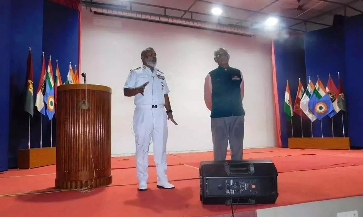 सैनिक स्कूल Korukonda में हाइड्रोग्राफी पर व्याख्यान