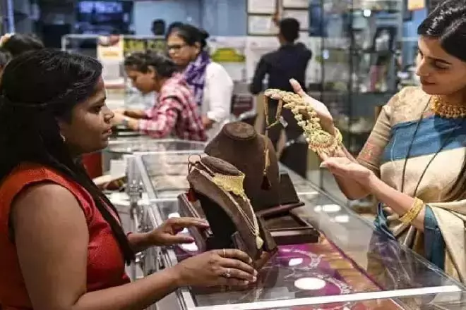 Chennai: सोने की कीमत में 720 रुपये बढ़ोतरी, चने की कीमत 6,920 रुपये हुई