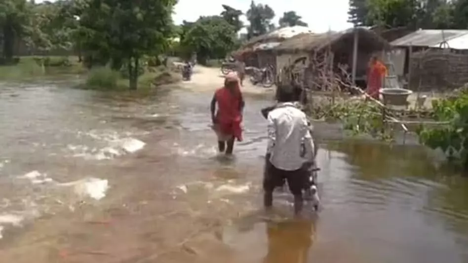 Assam में बाढ़ की स्थिति में सुधार जारी