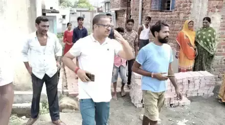 Jamshedpur  : सड़क निर्माण के खिलाफ लोगों ने किया हंगामा