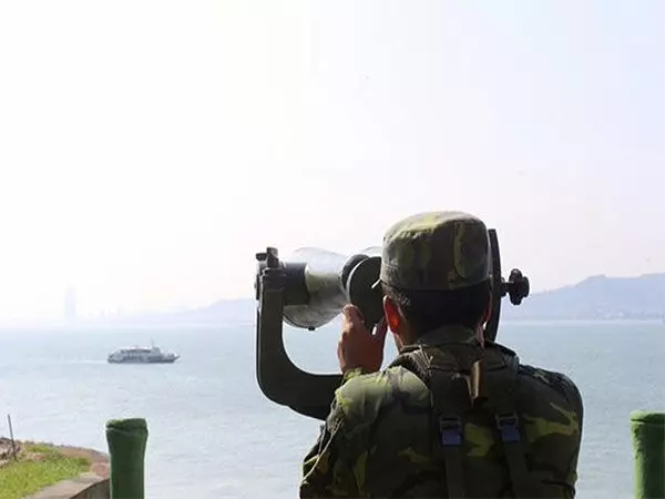 Taiwan ने अपने आस-पास मंडराते 20 चीनी सैन्य विमानों और 6 नौसैनिक जहाजों का पता लगाया