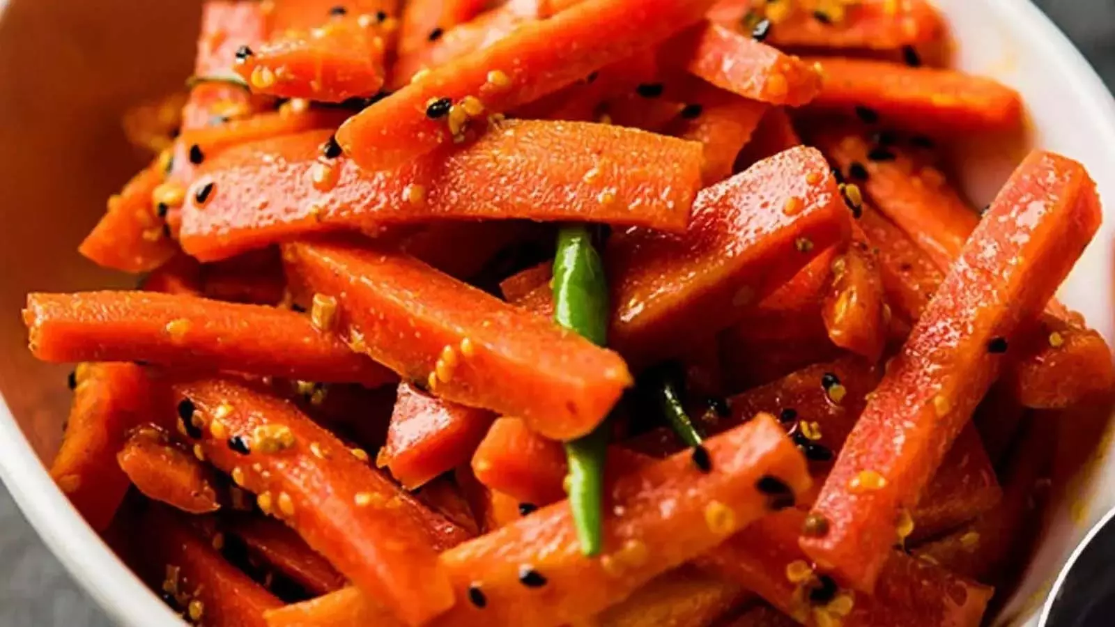 Recipe: जाने गाजर का अचार बनाने का तरीका और सामग्री